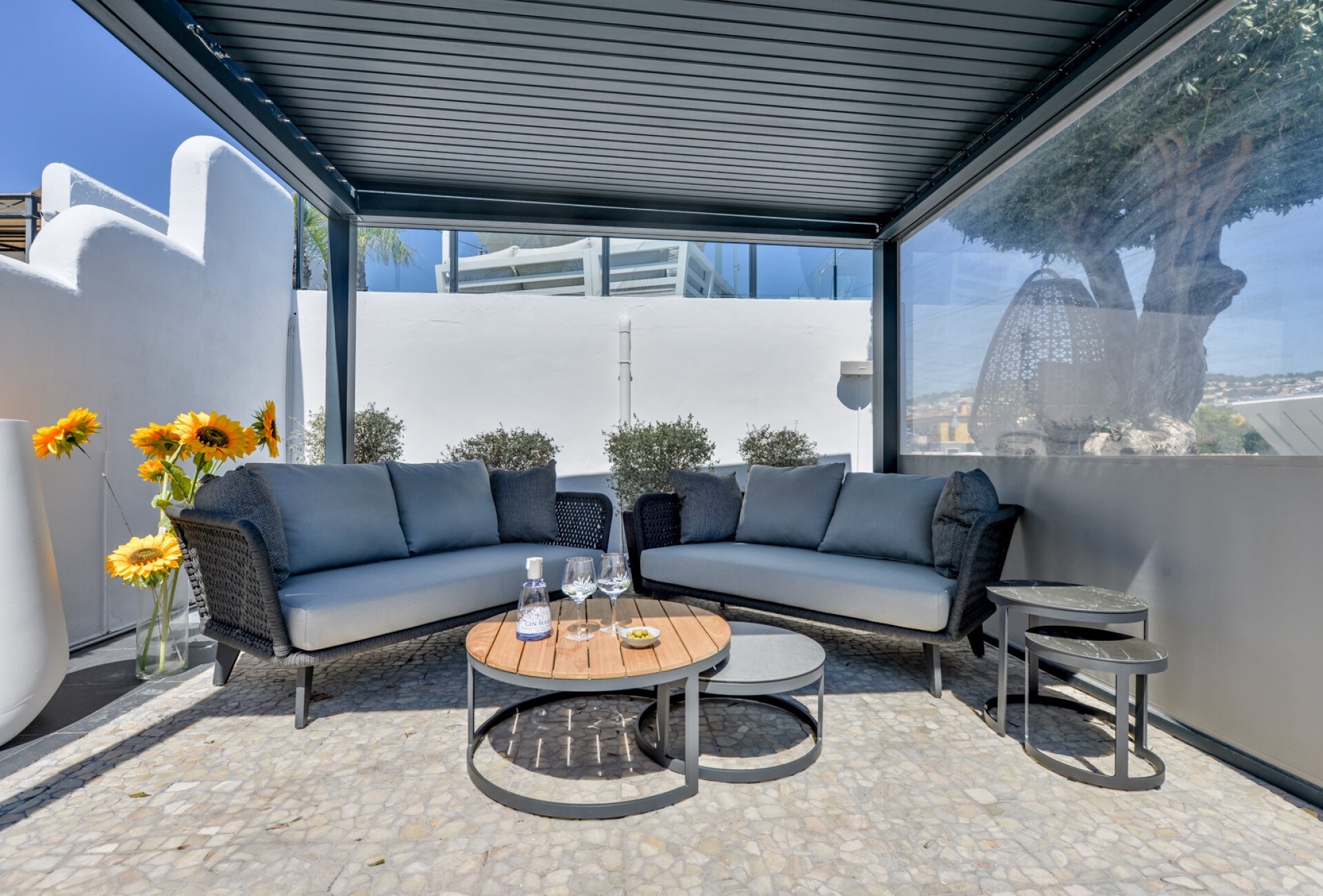 Tuinmeubelen in Spanje terras met lounge set